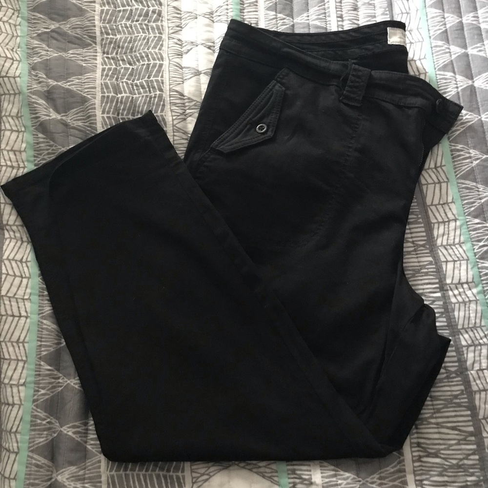 Military Capri